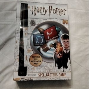 HARRY POTTERS SPELLCASTERS GAME.  Includes 32